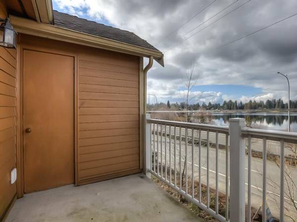 $1,802 / 1br - 663ft2 - Spacious Waterford Apartments with Silver Lake Views (2020 Lake Heights Dr, Everett WA, 98204)63786755995651122