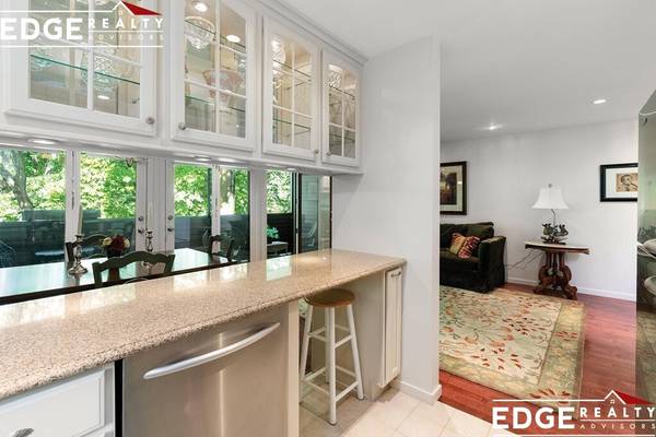 $3,950 / 2br - Impecable moderno de 2 habitaciones y 2.5 baños con lavandería en la unidad, ¡¡estacionamiento en garaje!! (Jamaica Plain)63802096714499121