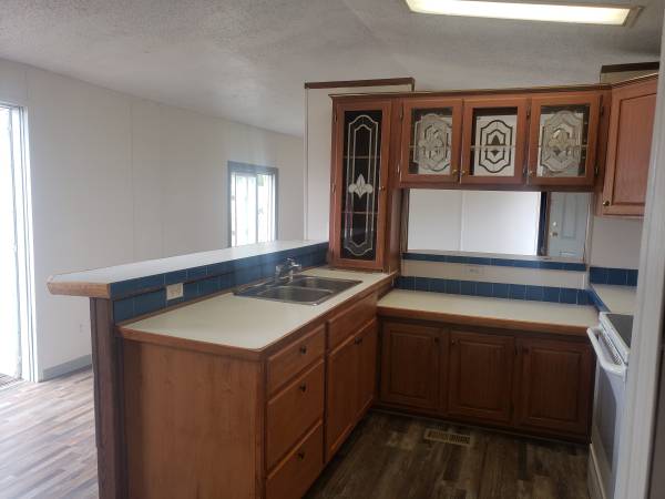 $1,900 / 3br - 3 brm 2 baño casa móvil recién renovada con patio (Bonner)63657010652033122