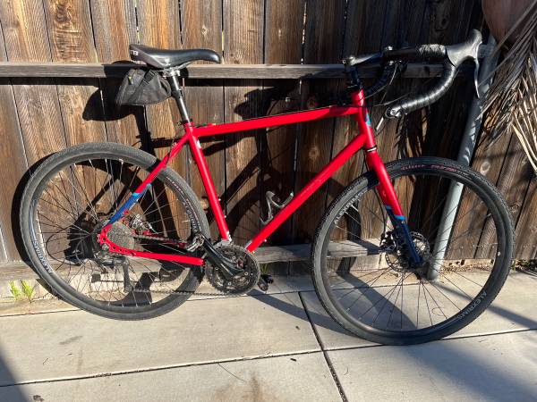 Road/ commuter/ touring/ utility bike - Novara Mazama (L) 1