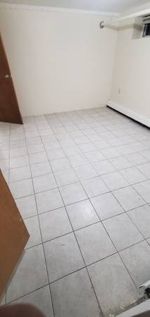 $1,200 / 1br - APARTAMENTO DE UN DORMITORIO (Nivel Inferior) (CAMBRIA HEIGHTS)63684781223427124