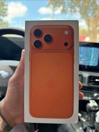 We BUY IPAD PRO. WE BUY MACBOOK PRO. WE BUY IPHONE 17 pro 1