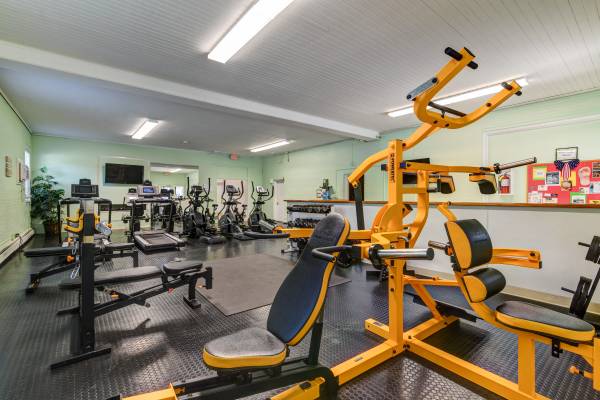 $1,875 / 1br - 724ft2 - Look no more- Colonial Village has what's in store (Manchester)63931921457410122