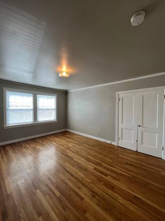 $1,195 Vintage Studio on Belmont! Hardwood Floors & Pet Friendly! (Portland)63831328065155124