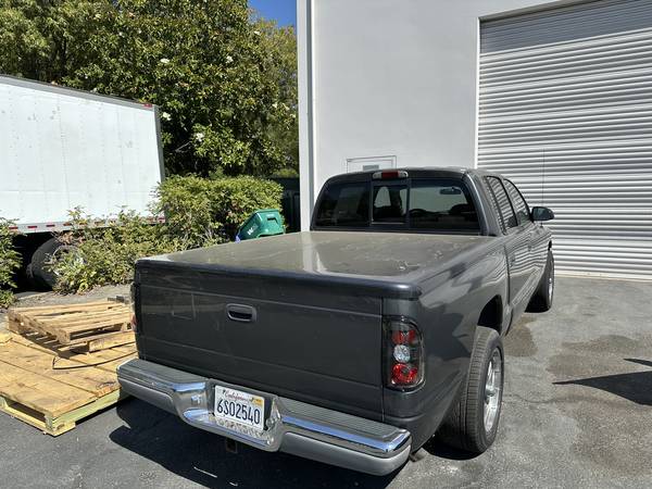 2001 Dodge Dakota SLT V8 Crew Cab Pickup - $4,950 (Lathrop)63612053312003124