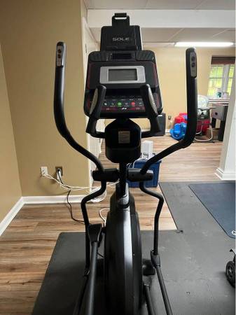 Sole Elliptical E25 Optional Delivery 1