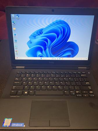 Dell Latitude E7270 Laptop with Charger - $180 (North Shore)63442739204097122