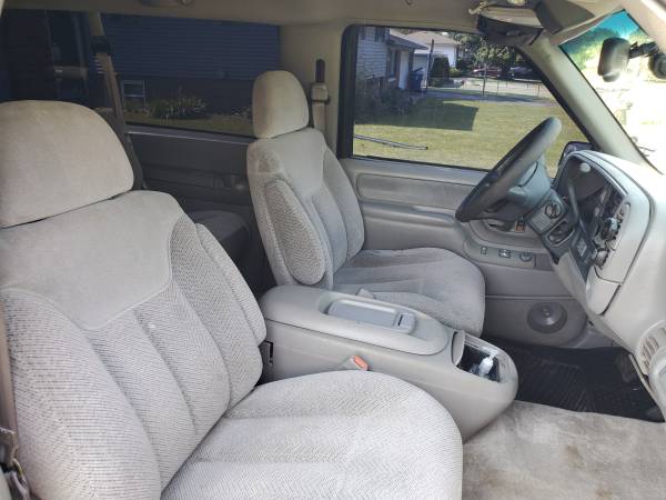 Chevy Tahoe de 2 puertas 4x4 del 1999 - $7,000 (Indianapolis)63621995439745124