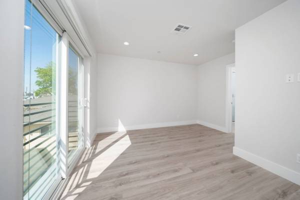 $2,000 / 3br - 1300ft2 - 3BD/3BA MOVE in READY (5221 Cleon Ave , North Hollywood, CA 91601)64035739376515121