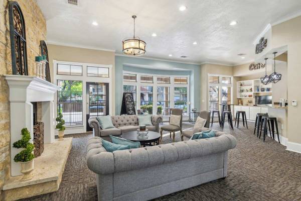 $1,615 / 2br - 1093ft2 - Spacious Closets, 24-Hour Fitness Center, Soaking Tubs (2801 Turnberry Dr, Arlington, TX)63796476919041120