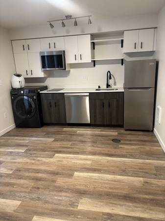 $1,100 / 289ft2 - Look & Lease Special at Bode Westwood (Westwood Village)63688549383809120