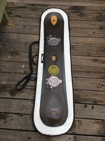 Snowboard with K2 clicker bindings 1