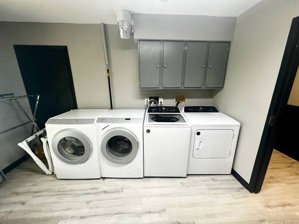 $700 / 8br - PRIVATE ROOM IN LARGE FACILITY (Ozark)63754857165953121