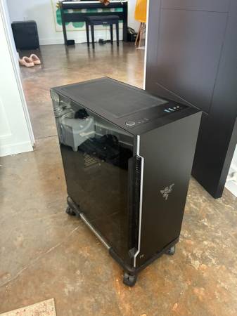 Full desktop computer 1