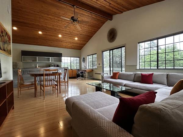 $2,900 / 1br - 950ft2 - Furnished Apartment -1Acre gated property -Views of Trees near CSUN (Sherwood Forest/Northridge)63876484133123120