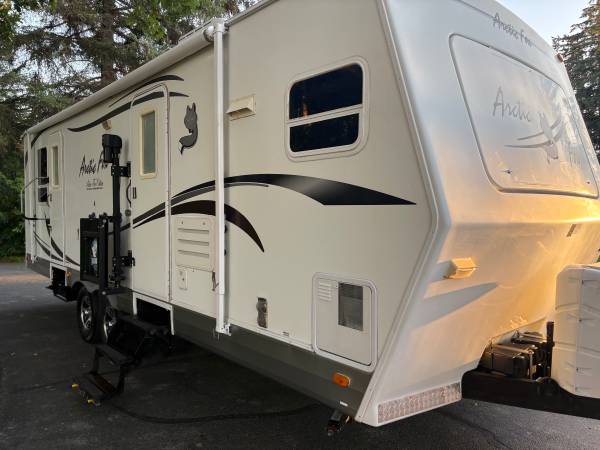 2007 Arctic Fox 1