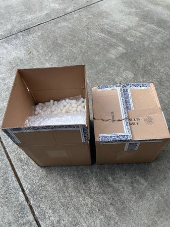2 Shipping boxes + packing material 1