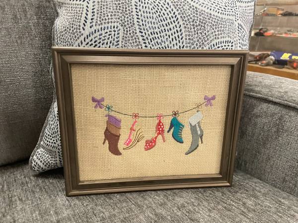 Embroidered shoe picture framed embroidery shoes on clothesline 1