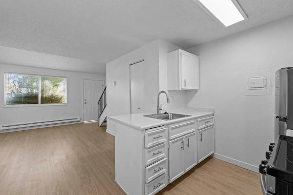 $1,175 / 1br - 480ft2 - Air Conditioning, High Speed Internet Access, Laundry Facility, Pool63794845808899120