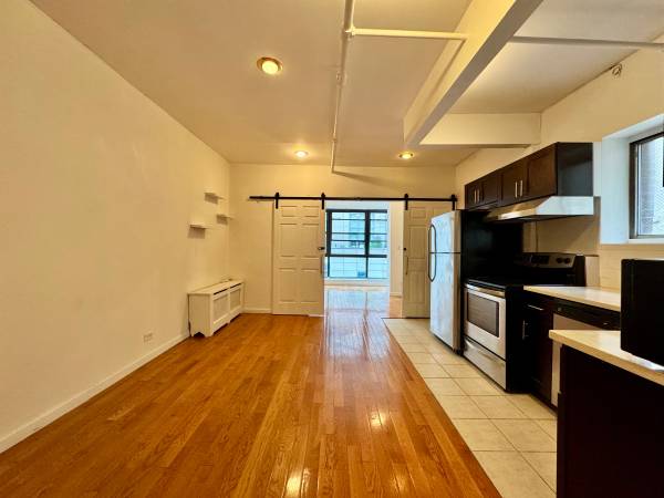 $3,900 / 2br - NO FEE - TWO BEDROOM WITH A ROOFTOP ACCESS (Midtown East)63854385199617124