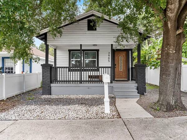 $650 / 2br - 900ft2 - Furnished 2-Bedroom Single-Family Residence — Property Details (Tampa)63980540255362120
