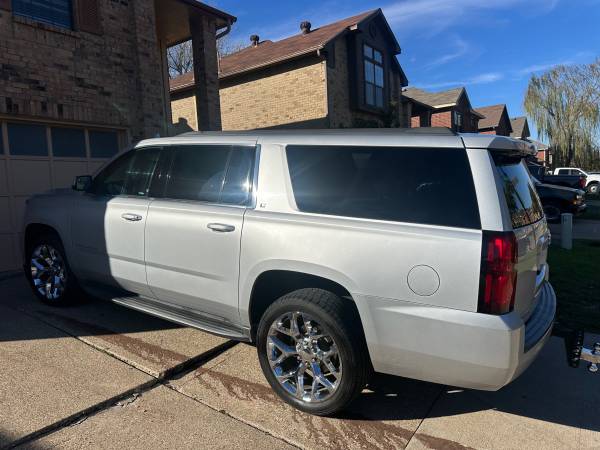 2018 Chevrolet Suburban - $16,500 (Dallas)63439654760065121