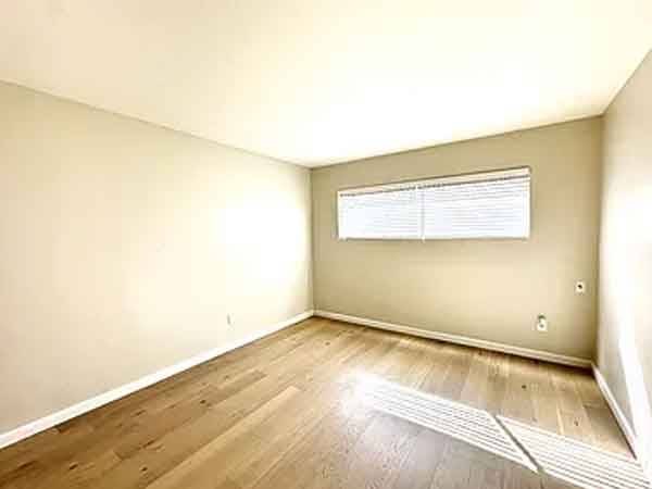 $950 / 2br - 900ft2 - **/**Charming 2 bedroom, 1 bathroom house! (San Diego, CA)64037218180866122
