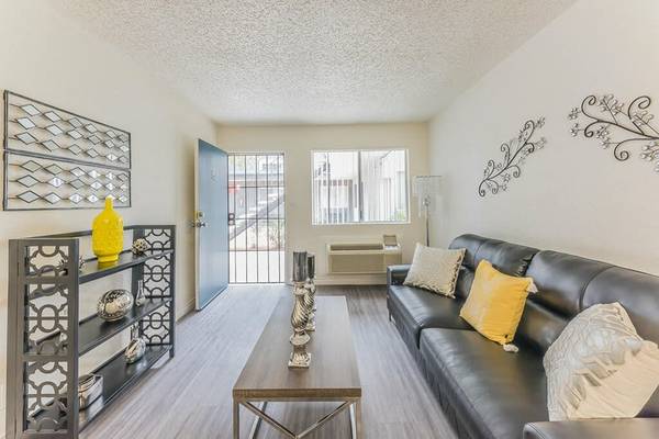 $999 / 2br - 650ft2 - 🏠 Welcome Home to University Gardens! 🏠 (Las Vegas)63907026356867122