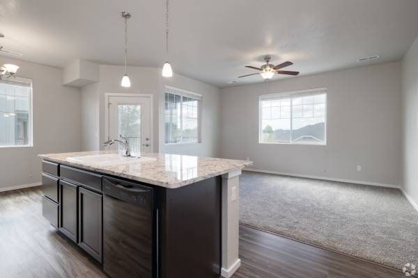 $1,440 / 1br - $1,355 For 1x1 Apartment Coming Available 10/10 (Kuna)63794945716225121