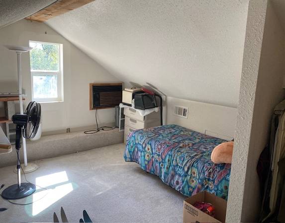 $800 / 4br - month to month temporary rooms available (Redding)63972527824259121