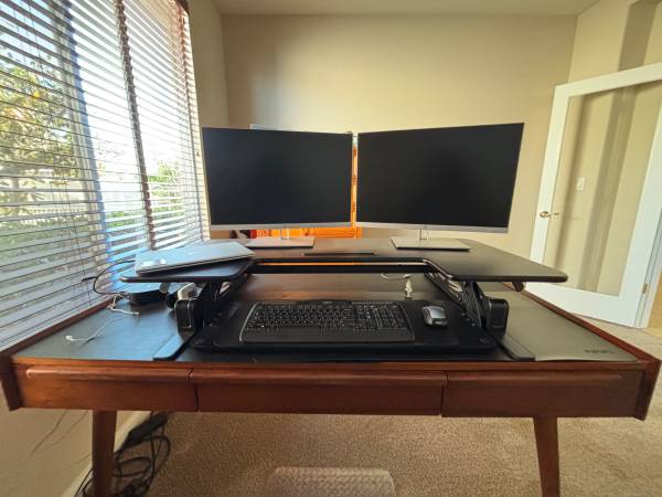 VIVO Black 48" Height Adjustable Standing Desk - Like New 1