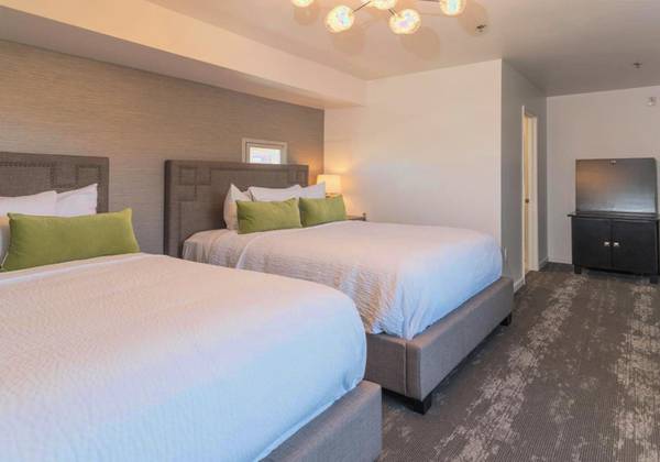 $500 / 1br - WEEKLY & MONTHLY RATES! >> Wifi, Business Center + Dogs Welcome (Del Paso Blvd in Sacramento)63961340473731121