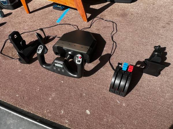 Logitech yoke and throttle 1