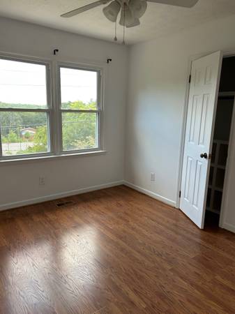 $1,900 / 3br - House for rent - 3 Bed - 2.5 Bath - Plus a HUGE Bonus Room (N. Ashville -UNCA Area)64029212184961123