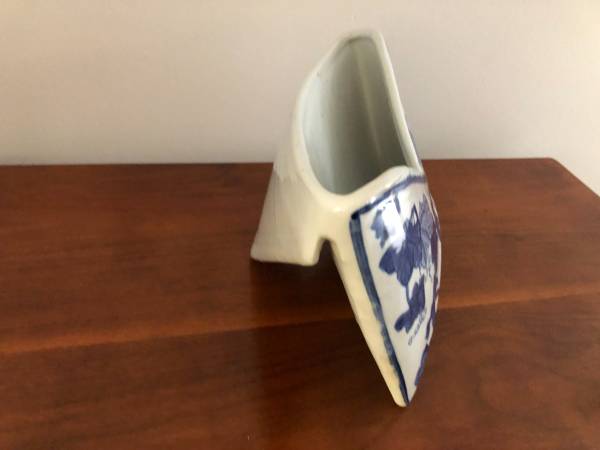 Vintage Blue Flower White Fine China Pocket Envelope Style Porcelain V 1