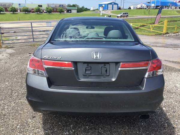 ***2012 Honda Accord LX, Motor*** 1 Dueño -- CERO Accidentes - $10,450 (Louisville/Taylorsville/Fisherville)63654695765889123