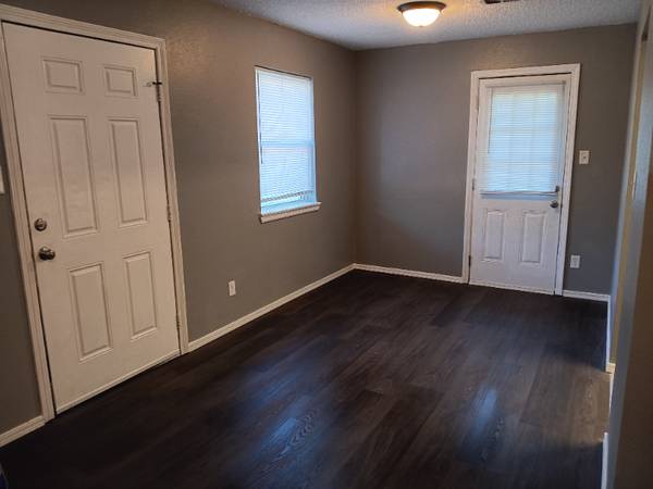 Recently Renovated 3 Bed, 1 Bath- Available 01/10 - $1200/mo 1