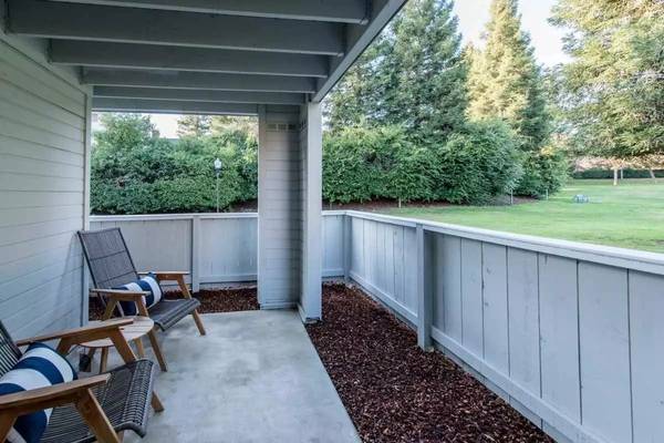 $1,820 / 1br - 832ft2 - Come home and relax in our beautiful garden-style 1 bed, 1 bath! (Fresno - Fresno)63798508864643123