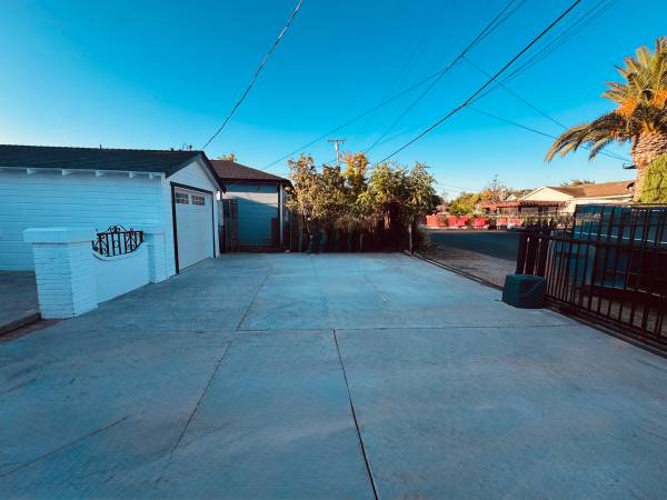 $940,000 / 2br - 820ft2 - OPEN HOUSE WKND-Newly Remodeled Gorgeous House-Walk To Amazon And More (east palo alto)63851970706305124