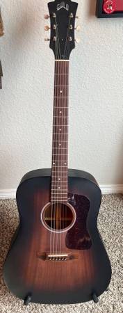 Used Guild D0-20 Acoustic/Electric Guitar 1