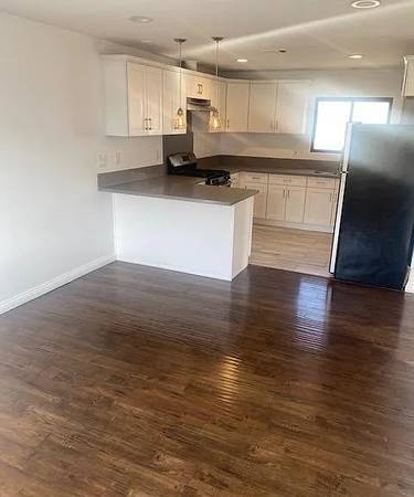 $985 / 2br - 800ft2 - Upgraded Upper Unit 2 Bedroom 1 Bath Apartment (San Diego)63657092379651124