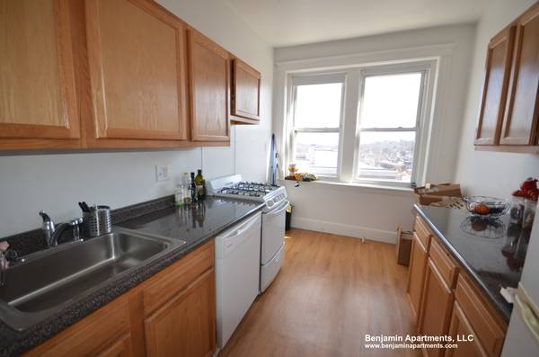 $2,200 / 1br - SIN COMISIÓN. Brighton 1 dormitorio con calefacción y agua caliente incluidas. Disponible 9/163809989329155120