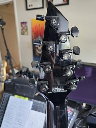 Jackson X Series Soloist Arch Top 8 String SLAT8 MS