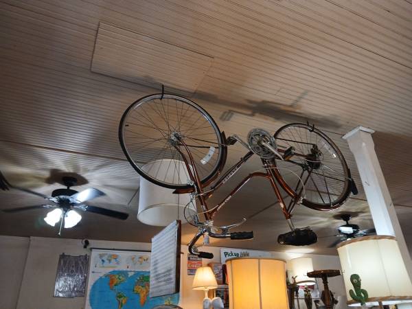 ladies SCHWINN world tourist for restoration 1