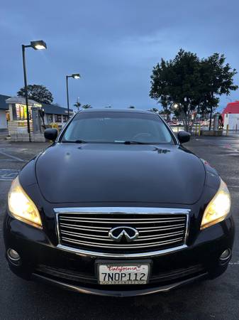 Infiniti M37 1