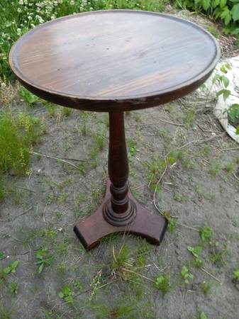 Round Ethan Allen Table 1