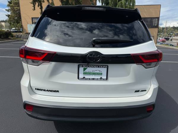 2019 Toyota Highlander SE AWD Nightshade Edition New Tires & Brakes - $29,995 (Bellevue (Local Owner))63623125297537124