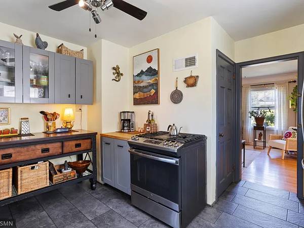 $2,055 / 3br - 2018ft2 - South Mpls 3Br/1Bth 2018sf w/H/W Flrs, D/W, B-Yard & Patio, Garage (Minneapolis " Line, Powderhorn Pk)64048422244226121