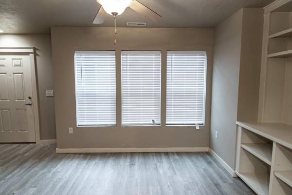 $1,835 / 2br - 960ft2 - Pet-Friendly Townhome with Granite Flair - Must See! (Boise)63981527918467123