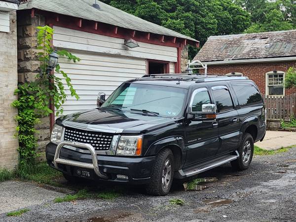 2004 Escalade ESV - $1,00063612086334721123